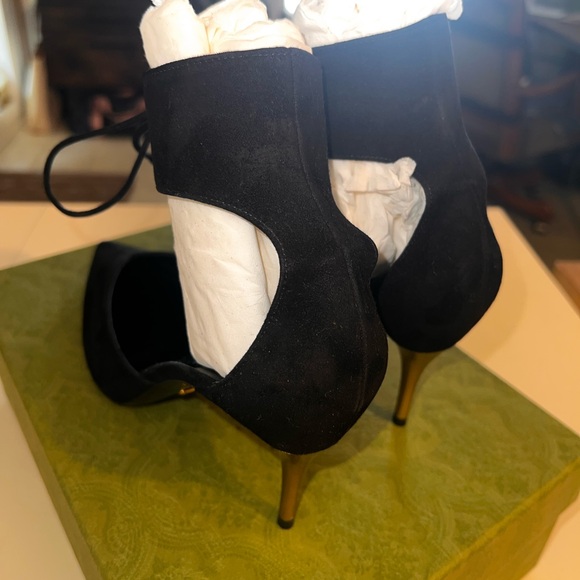 BRAND NEW: Gucci Black High-Heel Pump with Ankle Cuff - Picture 14 of 16